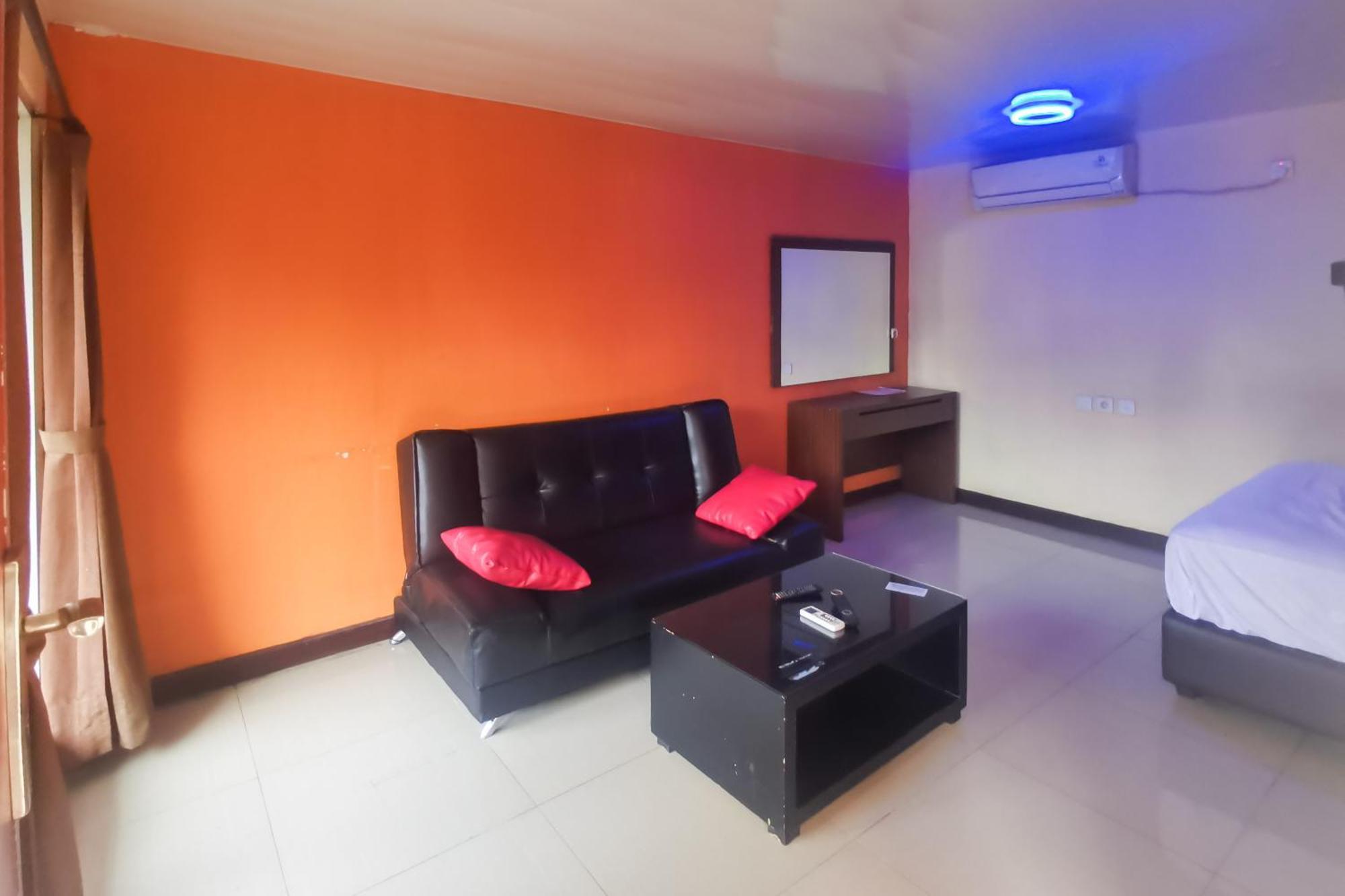 Hotel Container Inn Mitra Reddoorz Gadok Exteriér fotografie
