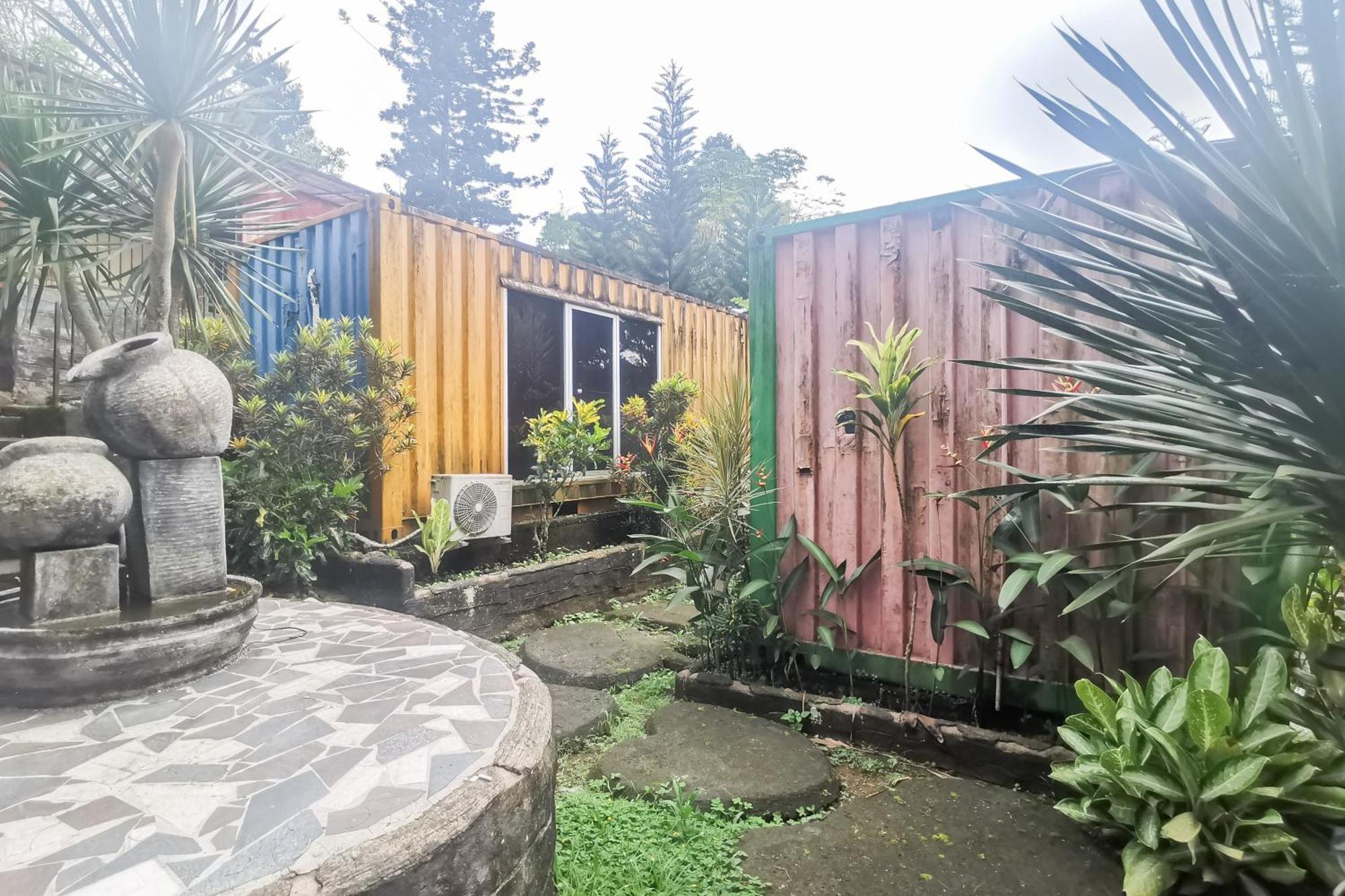 Hotel Container Inn Mitra Reddoorz Gadok Exteriér fotografie