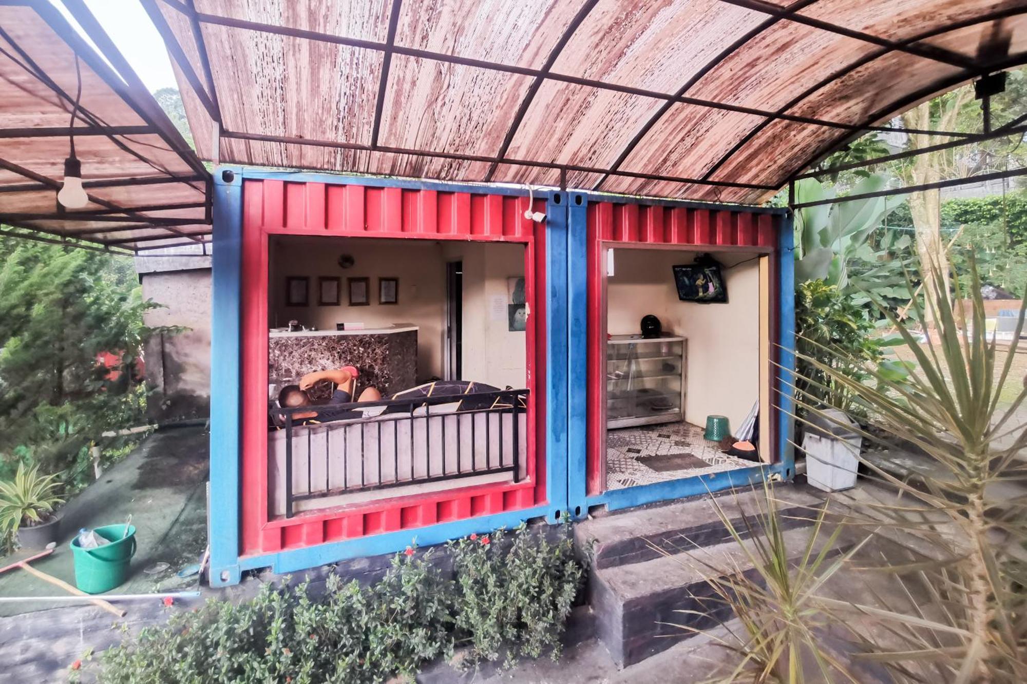 Hotel Container Inn Mitra Reddoorz Gadok Exteriér fotografie