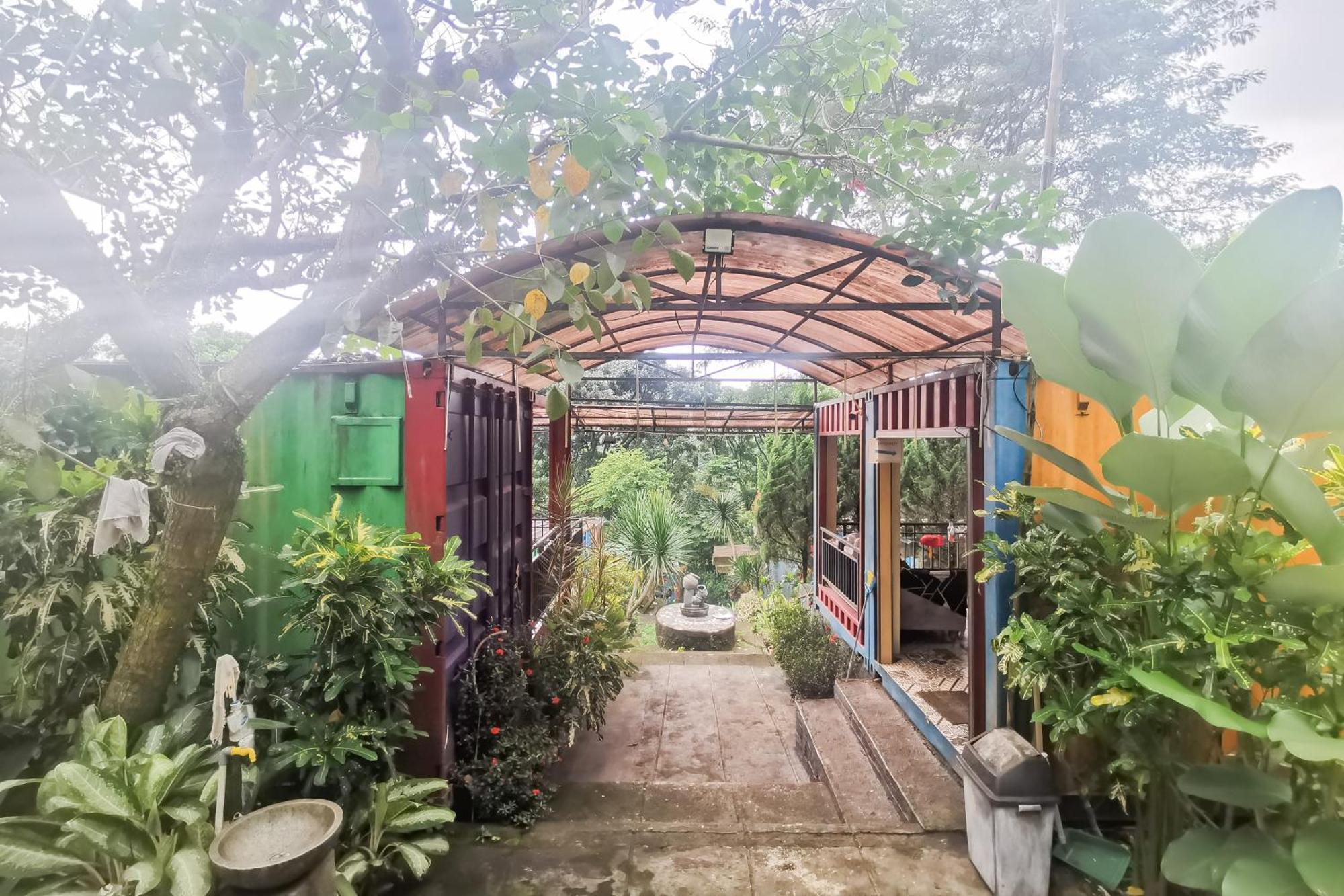 Hotel Container Inn Mitra Reddoorz Gadok Exteriér fotografie